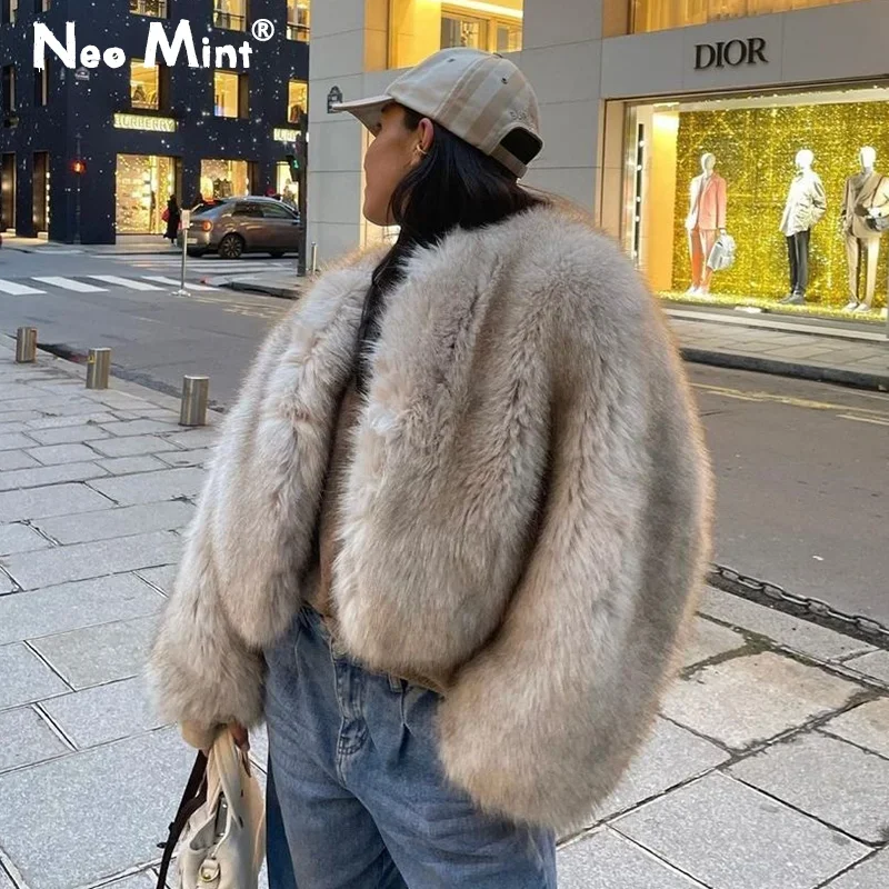 Iconic Street Fashion Week Luxury Brand Gardient Cropped Faux Fur Coat Women Win