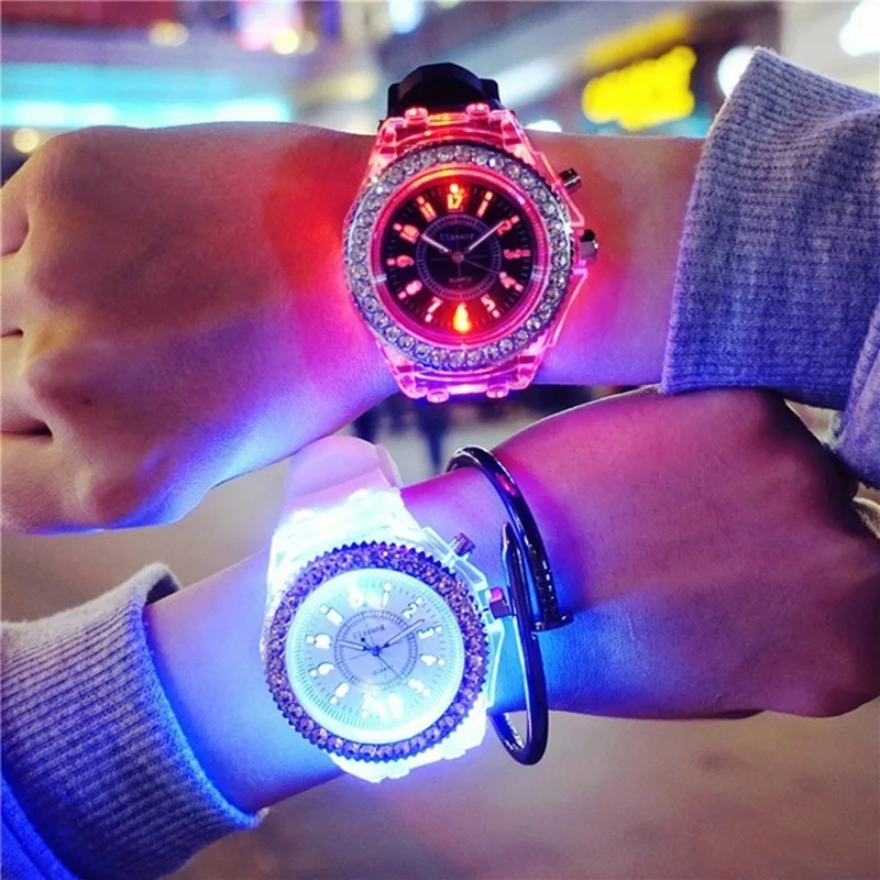 UTHAI L34 New Women's Watch Glow Rhinestone LED Harajuku Korean Fashion Trend Ma